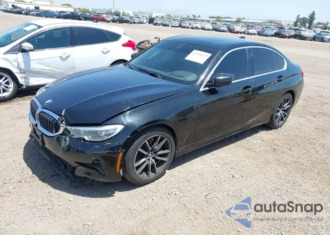 2021 BMW 330Xi z USA, uszkodzony, nr VIN 3MW5R7J01M8C05130